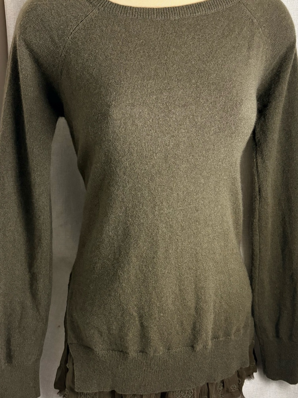 💚 Garnet Hill Olive Moss 100% Cashmere Layered Lace Hem Sweater | XS